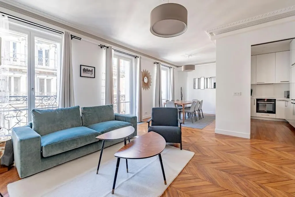 Stylish Flat 2 Bedr By Champs Elysees Paris