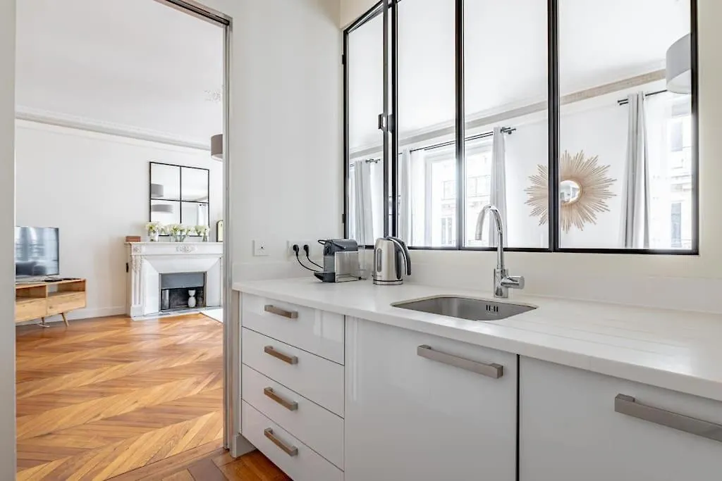 Apartment Stylish Flat 2 Bedr By Champs Elysees Paris