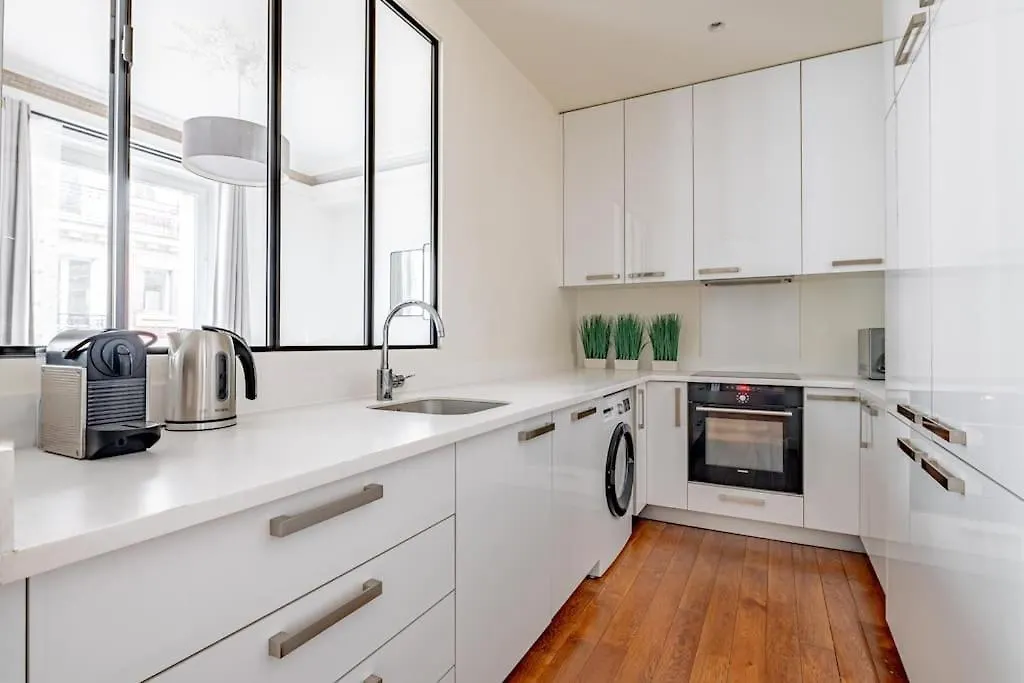 Stylish Flat 2 Bedr By Champs Elysees Paris 0*,  France