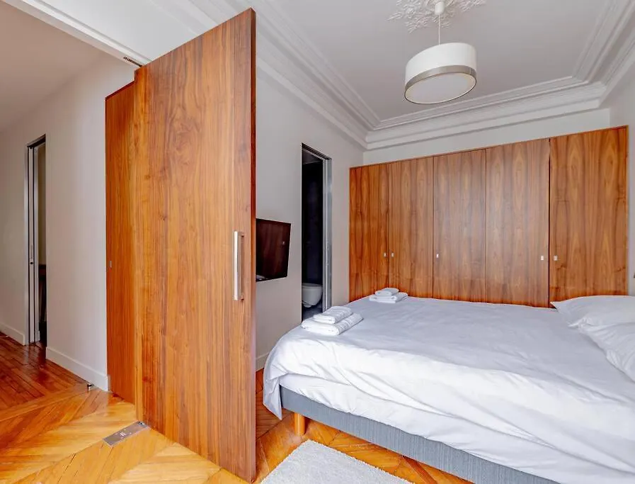 Apartment Stylish Flat 2 Bedr By Champs Elysees Paris