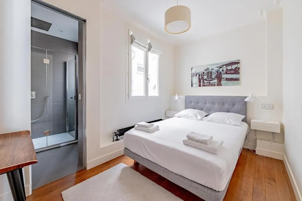 Apartment Stylish Flat 2 Bedr By Champs Elysees Paris France
